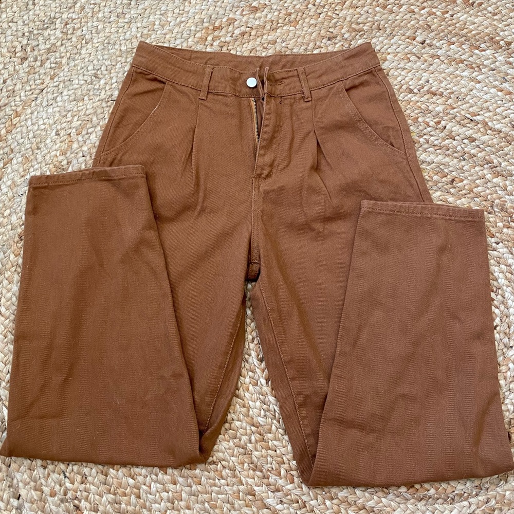 high waisted pleated tapered pant